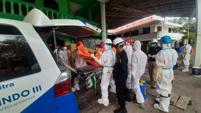 Kantong jenazah korban tragedi ambruknya musala Ponpes Al Khoziny Sidoarjo. [Dok. BNPB]